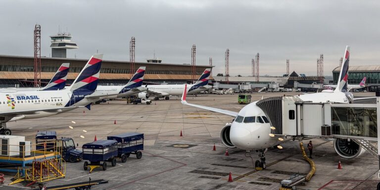 anvisa-atualiza-regras-de-seguranca-sanitaria-para-avioes-e-aeroportos