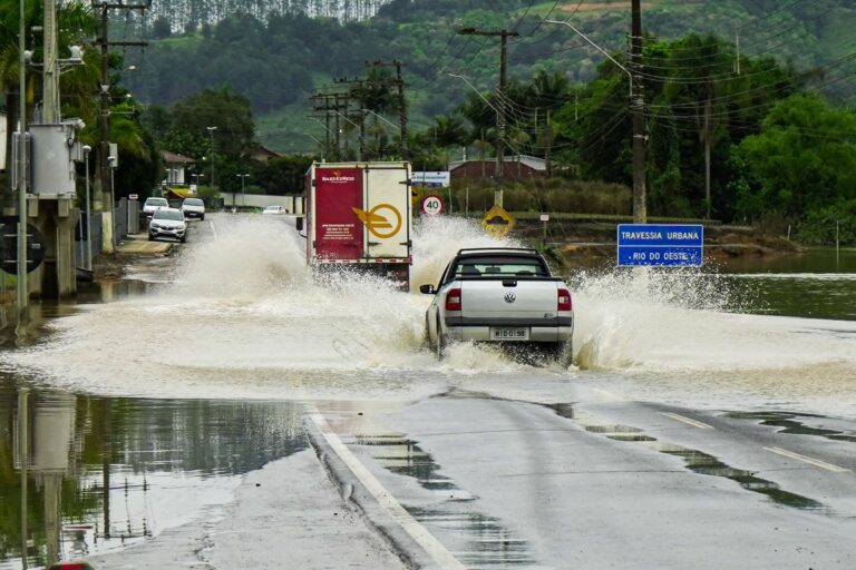 SC tem risco de tempo severo, com temporais e chuva intensa no fim de semana; veja previsão sc-tem-risco-de-tempo-severo,-com-temporais-e-chuva-intensa-no-fim-de-semana;-veja-previsao