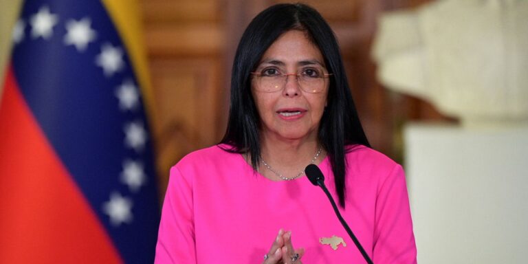Presidente da Venezuela confirma acordo petrolífero com Estados Unidos presidente-da-venezuela-confirma-acordo-petrolifero-com-estados-unidos