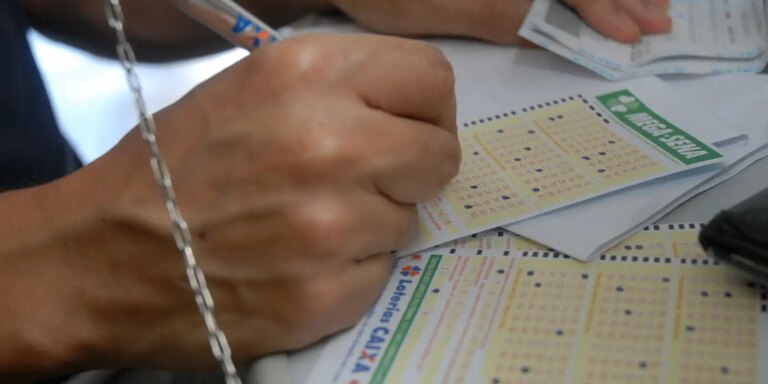 Mega-Sena acumula para R$ 41 milhões; confira os números sorteados mega-sena-acumula-para-r$-41-milhoes;-confira-os-numeros-sorteados