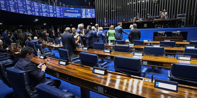 Aziz articula rito especial para levar PEC da escala 6×1 ao plenário aziz-articula-rito-especial-para-levar-pec-da-escala-6×1-ao-plenario