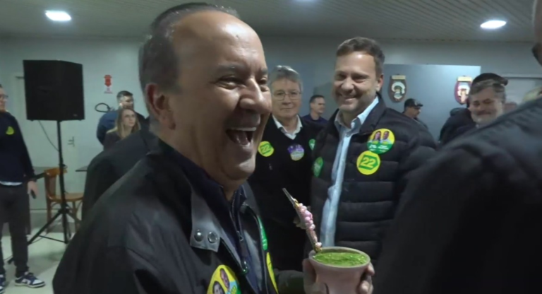 Eleições 2026 em SC: Jorginho Mello encontra apoiadores e visita clube de tênis no Norte eleicoes-2026-em-sc:-jorginho-mello-encontra-apoiadores-e-visita-clube-de-tenis-no-norte