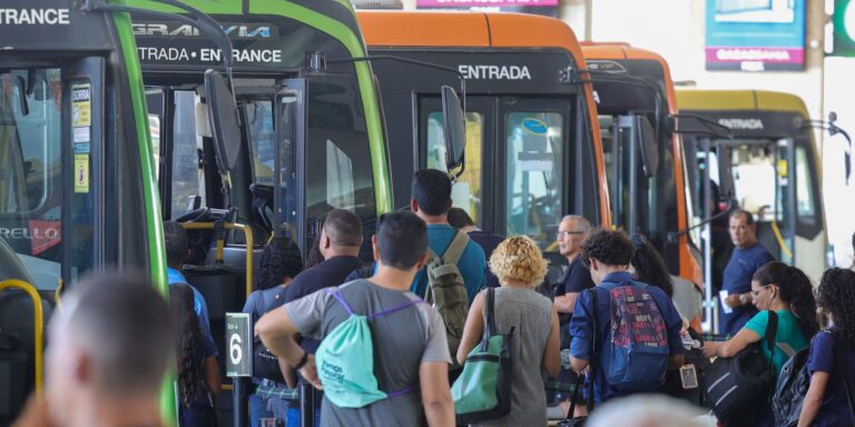 Escala 6×1: 67% apontam que jornada piora saúde mental, diz pesquisa escala-6×1:-67%-apontam-que-jornada-piora-saude-mental,-diz-pesquisa