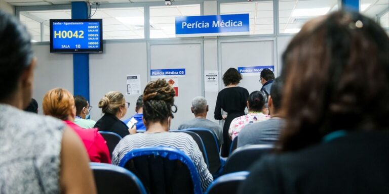 Fila de espera por atendimento do INSS é zerada em agosto fila-de-espera-por-atendimento-do-inss-e-zerada-em-agosto