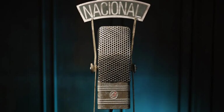 no-mundo-da-bola-recorda-momentos-epicos-do-esporte-na-radio-nacional
