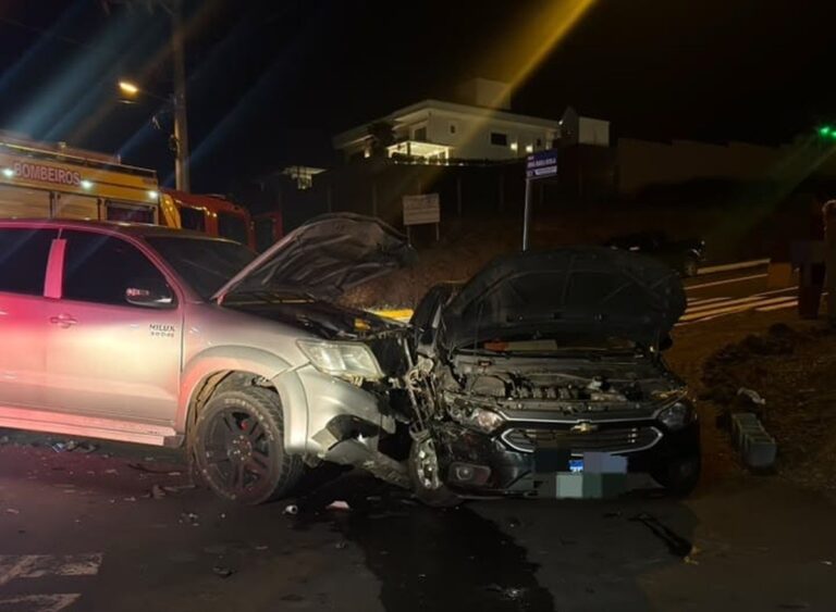 Recém-nascido é encontrado dormindo em colo após acidente que deixou mulher gravemente ferida em SC recem-nascido-e-encontrado-dormindo-em-colo-apos-acidente-que-deixou-mulher-gravemente-ferida-em-sc