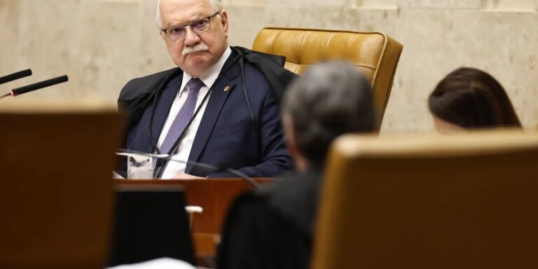 Ex-ministros e sociedade civil divulgam carta em apoio a Fachin ex-ministros-e-sociedade-civil-divulgam-carta-em-apoio-a-fachin