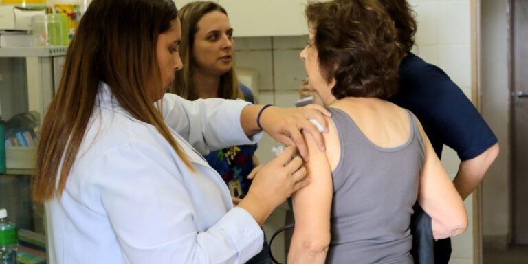 SUS amplia cobertura da vacina Pneumo 20 para maiores de 85 anos sus-amplia-cobertura-da-vacina-pneumo-20-para-maiores-de-85-anos