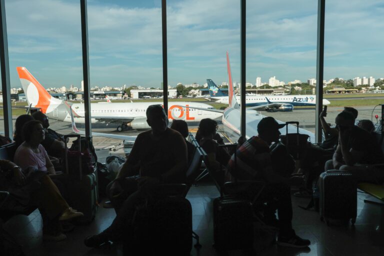 Brigou no avião? Você poderá ficar até um ano proibido de voar; entenda nova regra da Anac que está em vigor brigou-no-aviao?-voce-podera-ficar-ate-um-ano-proibido-de-voar;-entenda-nova-regra-da-anac-que-esta-em-vigor