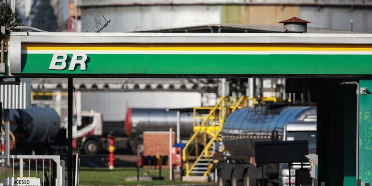 Petrobras aumenta diesel, mas subsídio mantém valor final; entenda petrobras-aumenta-diesel,-mas-subsidio-mantem-valor-final;-entenda