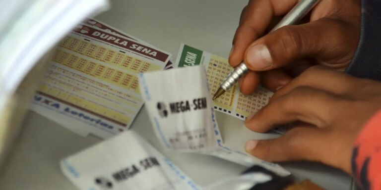 Mega-Sena sorteia prêmio acumulado de R$ 102 milhões nesta quinta mega-sena-sorteia-premio-acumulado-de-r$-102-milhoes-nesta-quinta