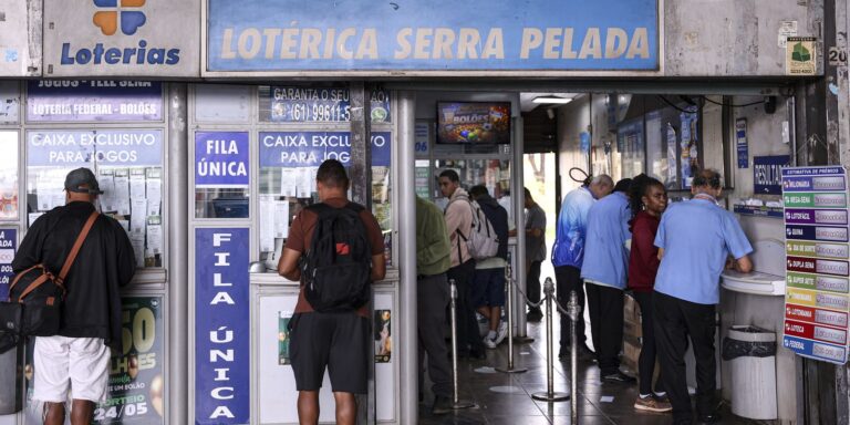 Mega-Sena sorteia prêmio de R$ 28 milhões neste domingo mega-sena-sorteia-premio-de-r$-28-milhoes-neste-domingo