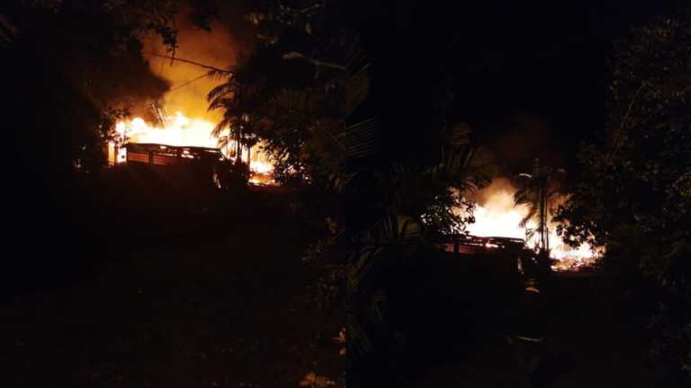 Dois idosos morrem em incêndio que destruiu casa de madeira no Vale do Itajaí, em SC dois-idosos-morrem-em-incendio-que-destruiu-casa-de-madeira-no-vale-do-itajai,-em-sc