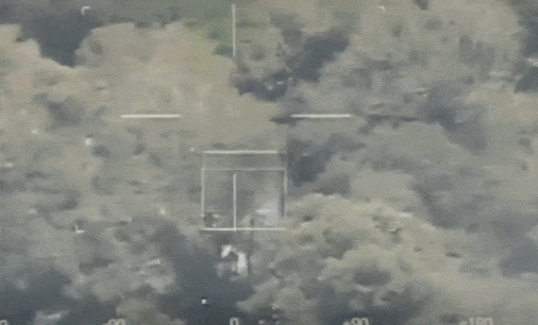 VÍDEO mostra momento em que avião da FAB encontra destroços de helicóptero que caiu video-mostra-momento-em-que-aviao-da-fab-encontra-destrocos-de-helicoptero-que-caiu