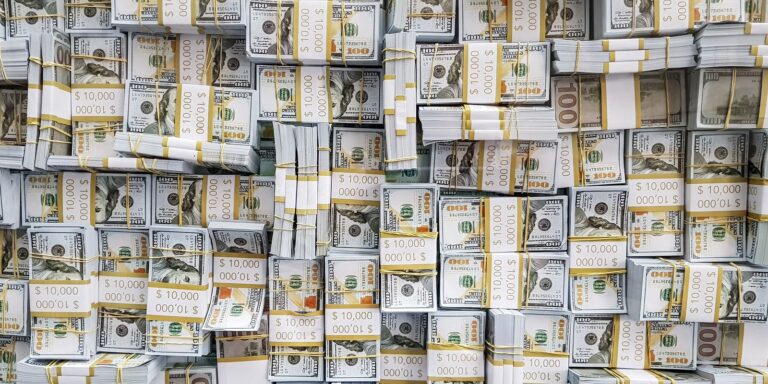 Com pessimismo externo, dólar sobe 0,47% e aproxima-se de R$ 5,20 com-pessimismo-externo,-dolar-sobe-0,47%-e-aproxima-se-de-r$-5,20