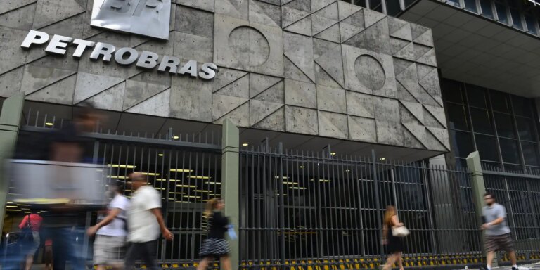 Petrobras fecha acordo para comprar gás dos EUA por mais de 20 anos petrobras-fecha-acordo-para-comprar-gas-dos-eua-por-mais-de-20-anos