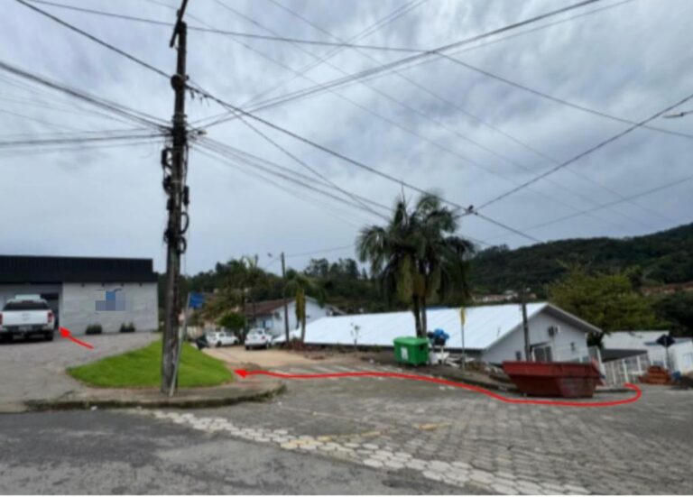 bebe-que-escapou-de-creche-atravessou-rua-e-percorreu-distancia-equivalente-a-meio-campo-de-futebol;-veja-mapa