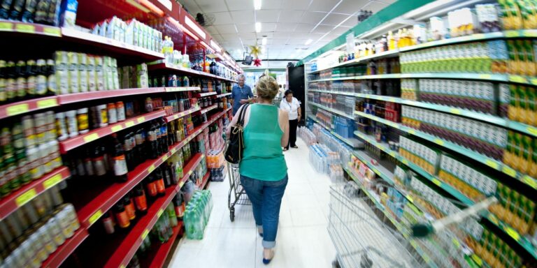 Produção industrial cai 0,6% de julho para agosto, diz IBGE producao-industrial-cai-0,6%-de-julho-para-agosto,-diz-ibge