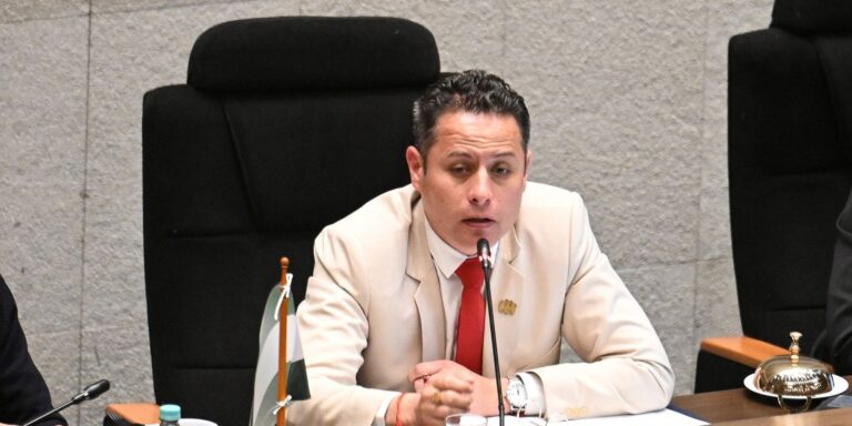 Vice-presidente da Bolívia acusa governo Paz de tramar prendê-lo vice-presidente-da-bolivia-acusa-governo-paz-de-tramar-prende-lo