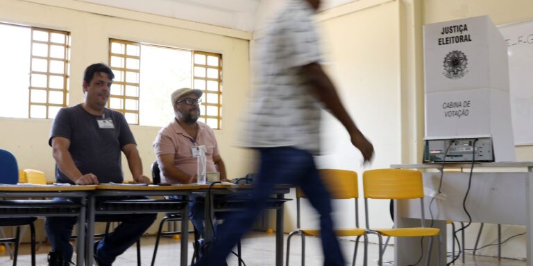 Cerca de 158,7 milhões de eleitores vão às urnas em todo o país cerca-de-158,7-milhoes-de-eleitores-vao-as-urnas-em-todo-o-pais