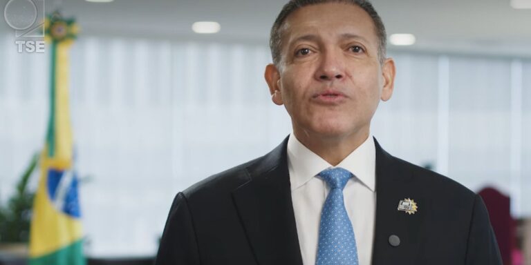 Presidente do TSE diz que voto é direito fundamental dos brasileiros presidente-do-tse-diz-que-voto-e-direito-fundamental-dos-brasileiros