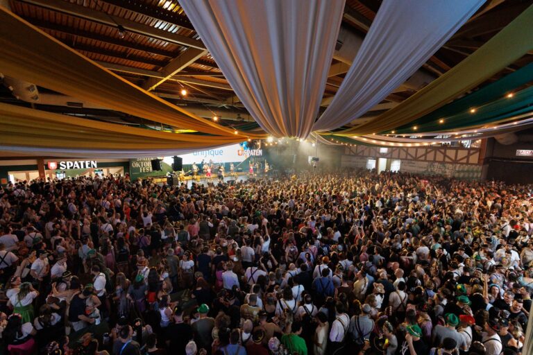 oktoberfest-blumenau-2026-comeca-em-7-de-outubro:-datas,-precos,-ingressos-e-programacao