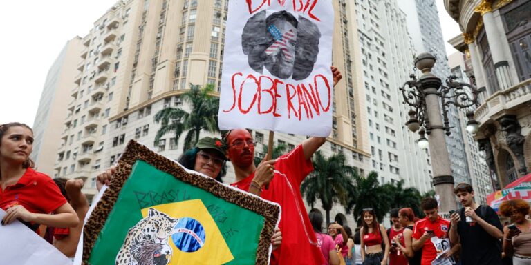 Estudantes fazem ato no Rio de Janeiro em defesa de voto em Lula estudantes-fazem-ato-no-rio-de-janeiro-em-defesa-de-voto-em-lula