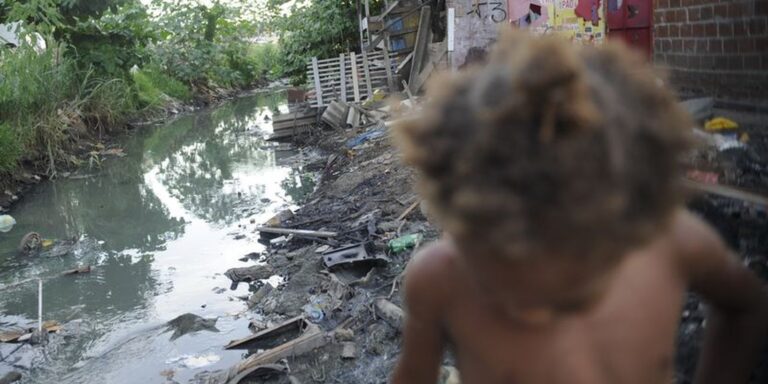 Brasil: 30 milhões de crianças estão expostas aos riscos climáticos brasil:-30-milhoes-de-criancas-estao-expostas-aos-riscos-climaticos
