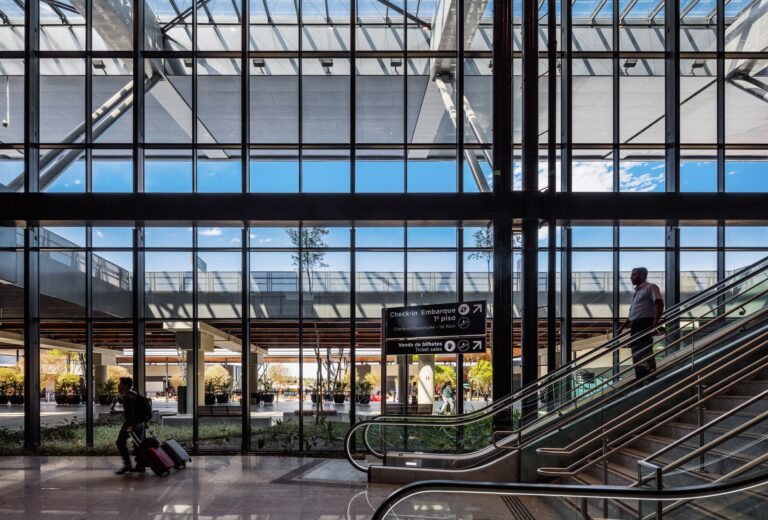 Aeroporto de Florianópolis é eleito o melhor da América do Sul pela 1ª vez aeroporto-de-florianopolis-e-eleito-o-melhor-da-america-do-sul-pela-1a-vez