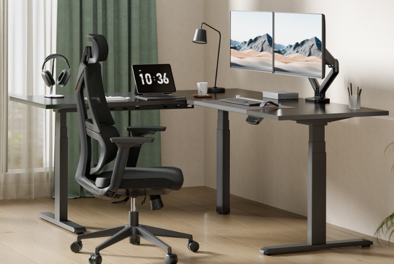 Mesa em “L” e dois monitores: por que o modelo ganhou espaço no home office mesa-em-“l”-e-dois-monitores:-por-que-o-modelo-ganhou-espaco-no-home-office