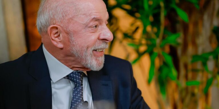 Lula diz que vai entregar amanhã ao TSE pedido de abertura de sigilo lula-diz-que-vai-entregar-amanha-ao-tse-pedido-de-abertura-de-sigilo