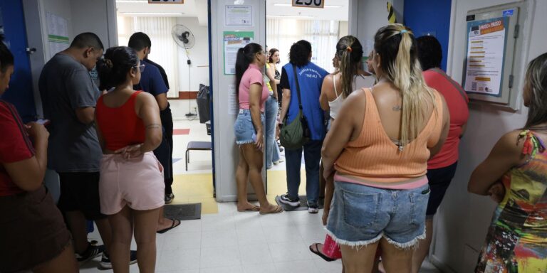 Moradores da Maré se mobilizam para divulgar locais de votação moradores-da-mare-se-mobilizam-para-divulgar-locais-de-votacao