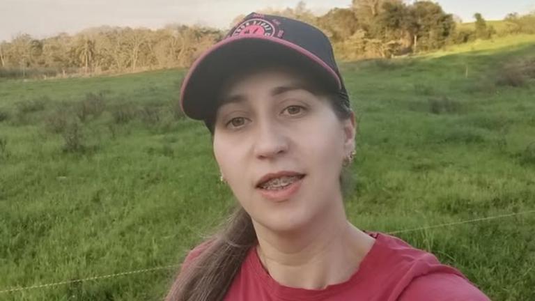 produtora-rural-e-mae-de-dois-filhos:-quem-era-a-mulher-morta-apos-acionar-‘botao-do-panico’-em-sc