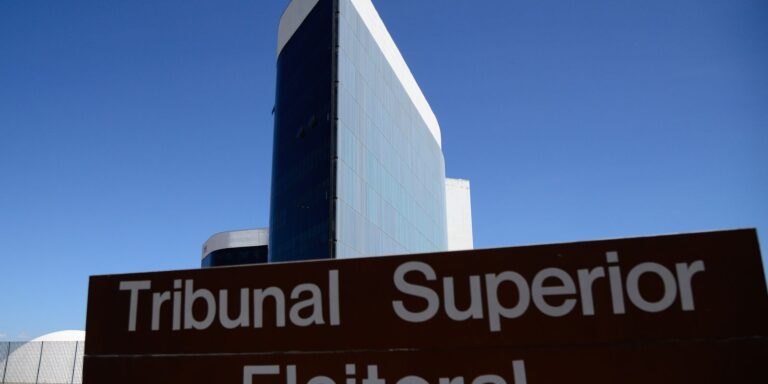 tse-estuda-desativar-canais-politicos-no-whatsapp-48h-antes-da-eleicao