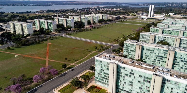 Entidades divulgam manifesto pela valorização do serviço público entidades-divulgam-manifesto-pela-valorizacao-do-servico-publico