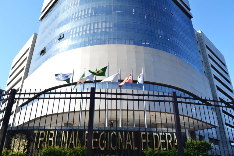 falhas-no-php-levam-tribunais-no-brasil-e-anatel-a-suspender-sistemas;-governo-emite-alerta