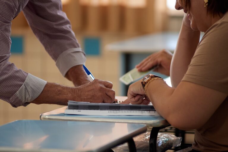 É #FAKE que assinatura de eleitor em caderno de votação pode servir para comprovar eventual fraude nas urnas e-#fake-que-assinatura-de-eleitor-em-caderno-de-votacao-pode-servir-para-comprovar-eventual-fraude-nas-urnas