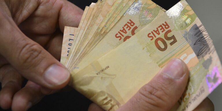 Número de superendividados no Brasil cresceu 75% em cinco anos, diz BC numero-de-superendividados-no-brasil-cresceu 75%-em-cinco-anos,-diz-bc