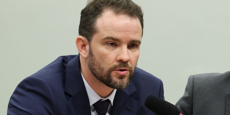 Governo buscará cumprir meta fiscal com diálogo, diz Durigan governo-buscara-cumprir-meta-fiscal-com-dialogo,-diz-durigan