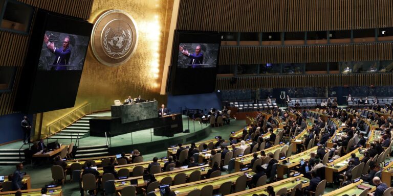 ONU aprova resolução contra embargo dos EUA a Cuba onu-aprova-resolucao-contra-embargo-dos-eua-a-cuba